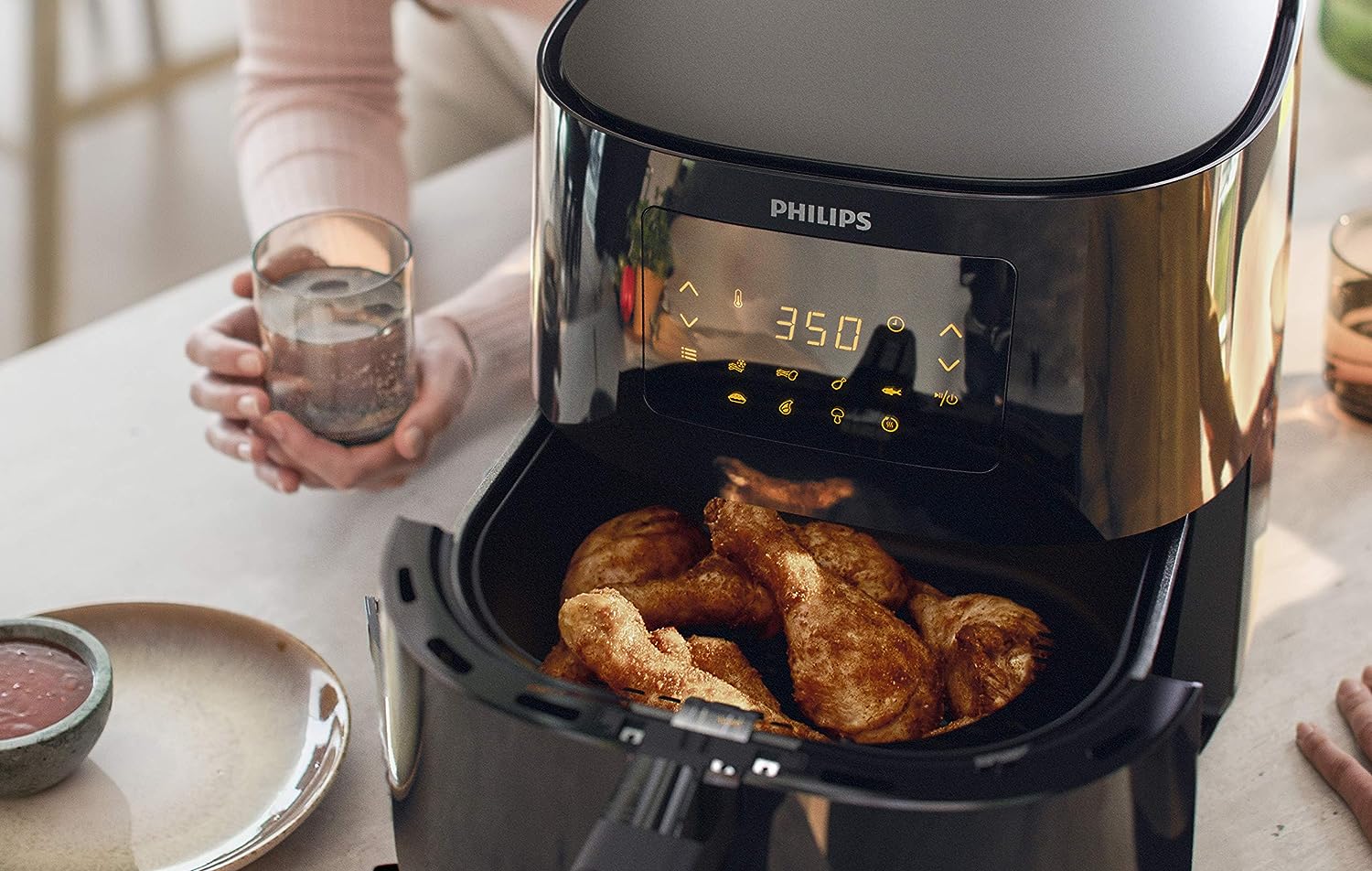 PHILIPS Essential Connected XL 2.65lb/6.2L Capacity Digital Airfryer with Rapid Air Technology, Wi-Fi Connected (Kitchen+ App), Alexa Compatible, Black- HD9280/91, Compact